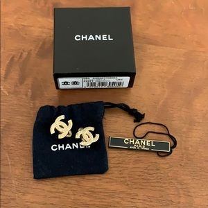 Authentic Chanel Feather Design Clip on earrings